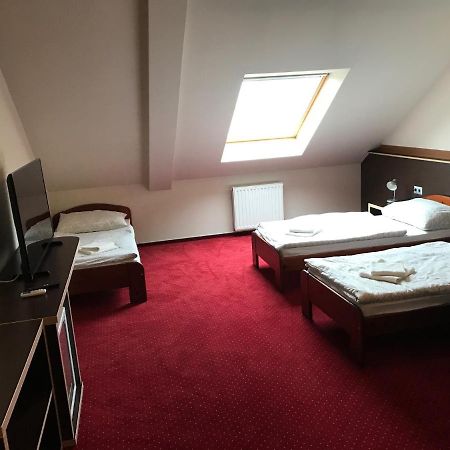 Bed and Breakfast Aranytal Panzio Комаром Экстерьер фото