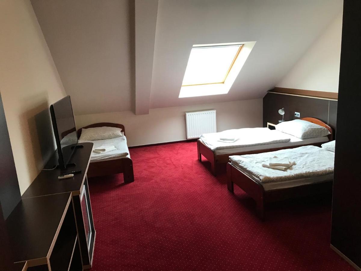 Bed and Breakfast Aranytal Panzio Комаром Экстерьер фото